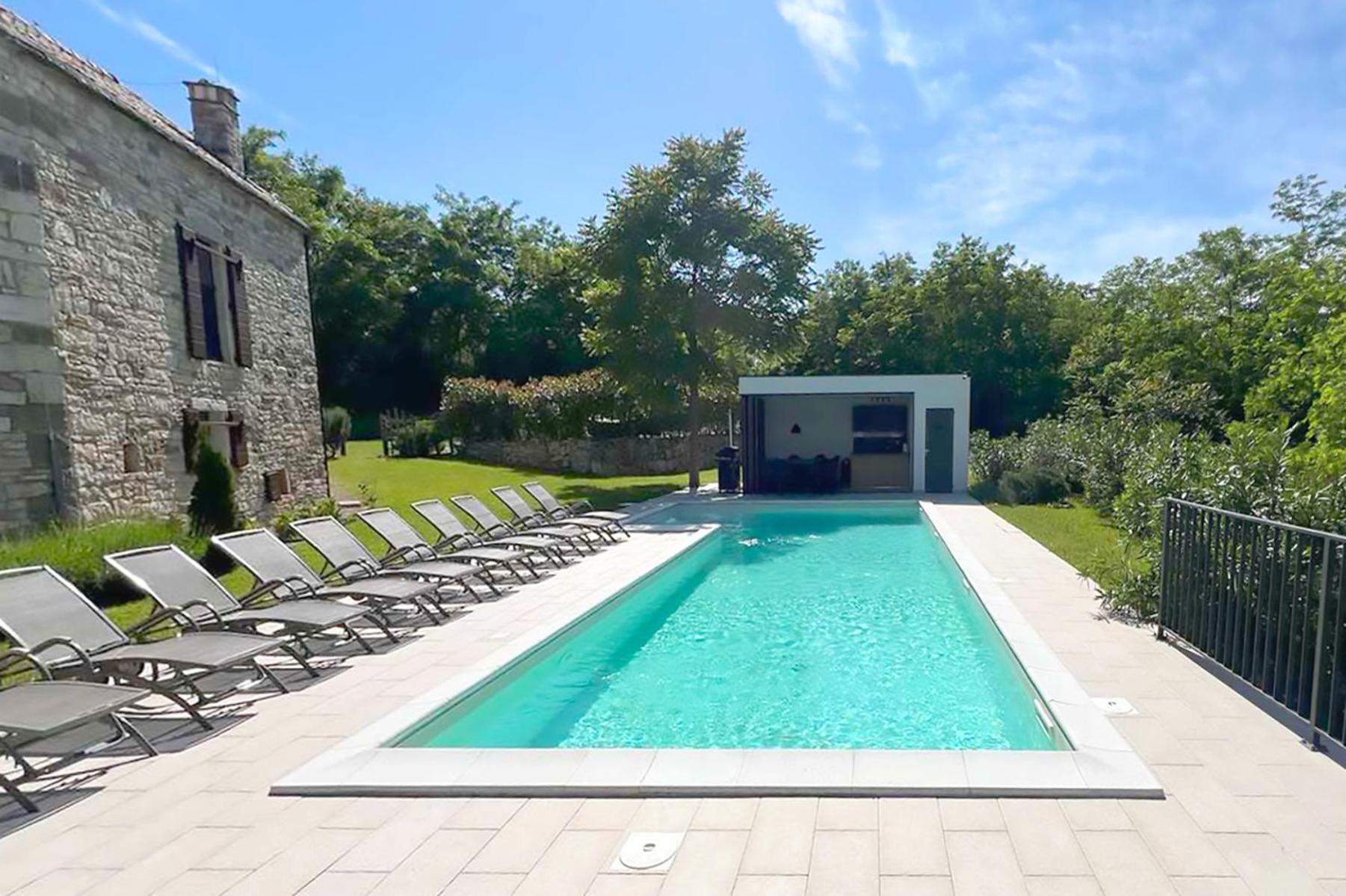 Villas Martincici With Large Pool Groznjan Ngoại thất bức ảnh